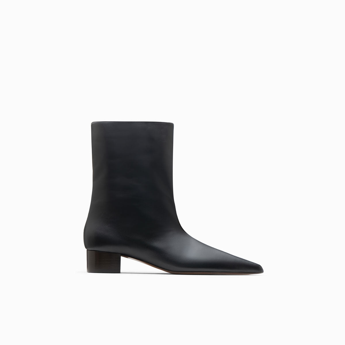 tapek-leather-black