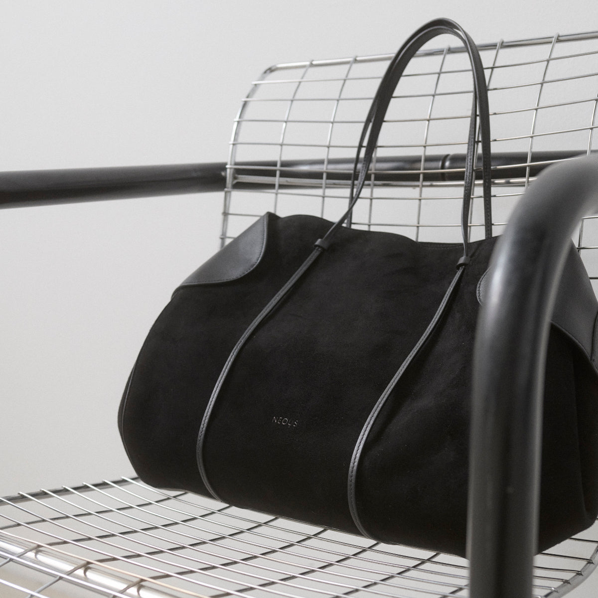 berenices-suede-leather-shoulder-bag-black