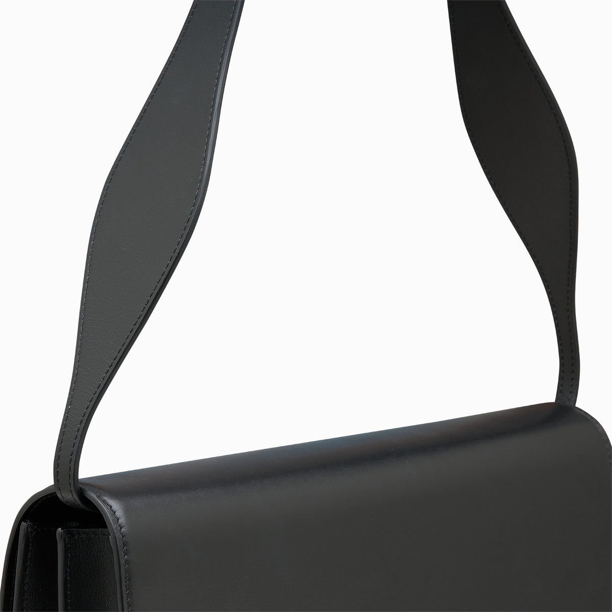 phoenix-east-west-leather-shoulder-bag-black