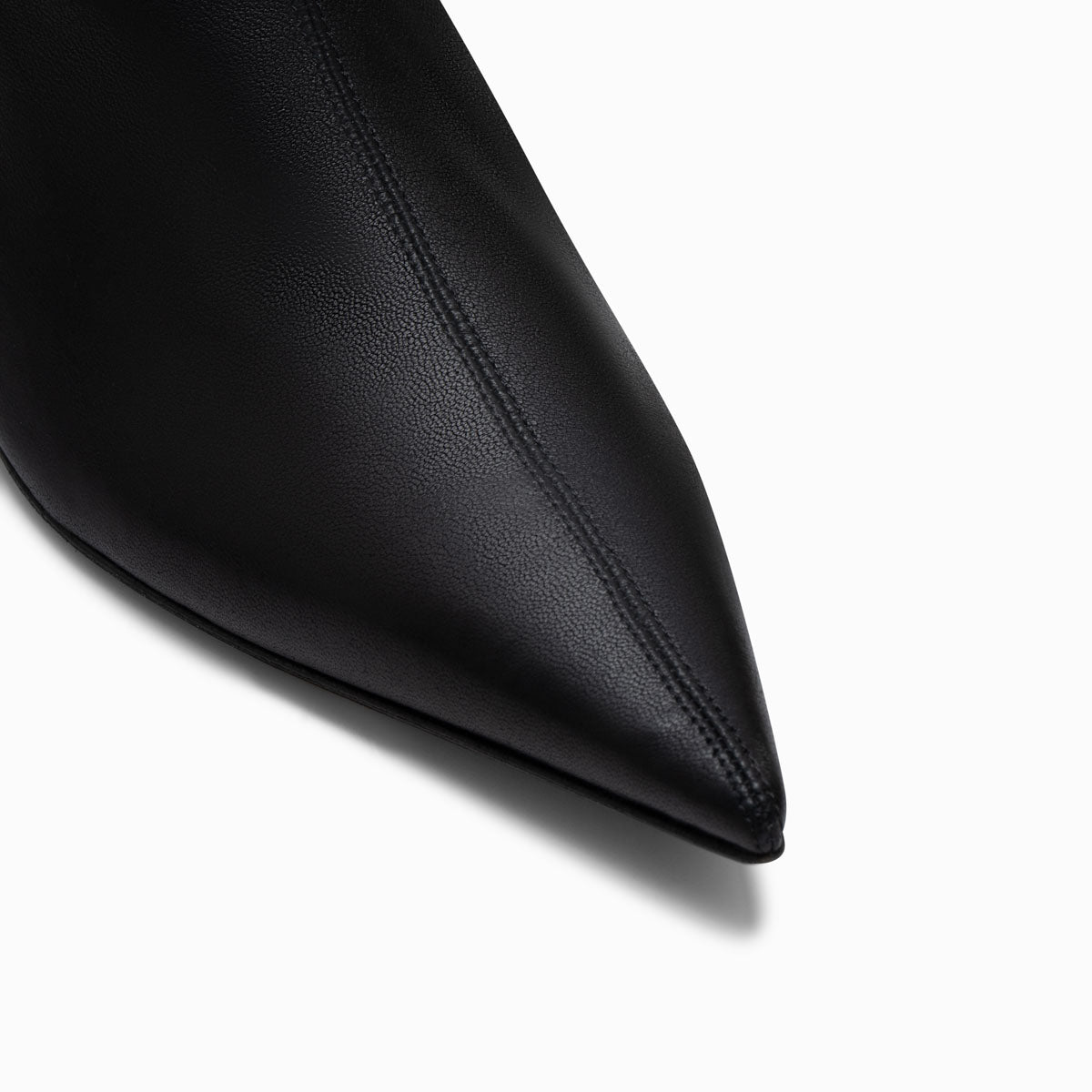 poera-stretch-leather-black