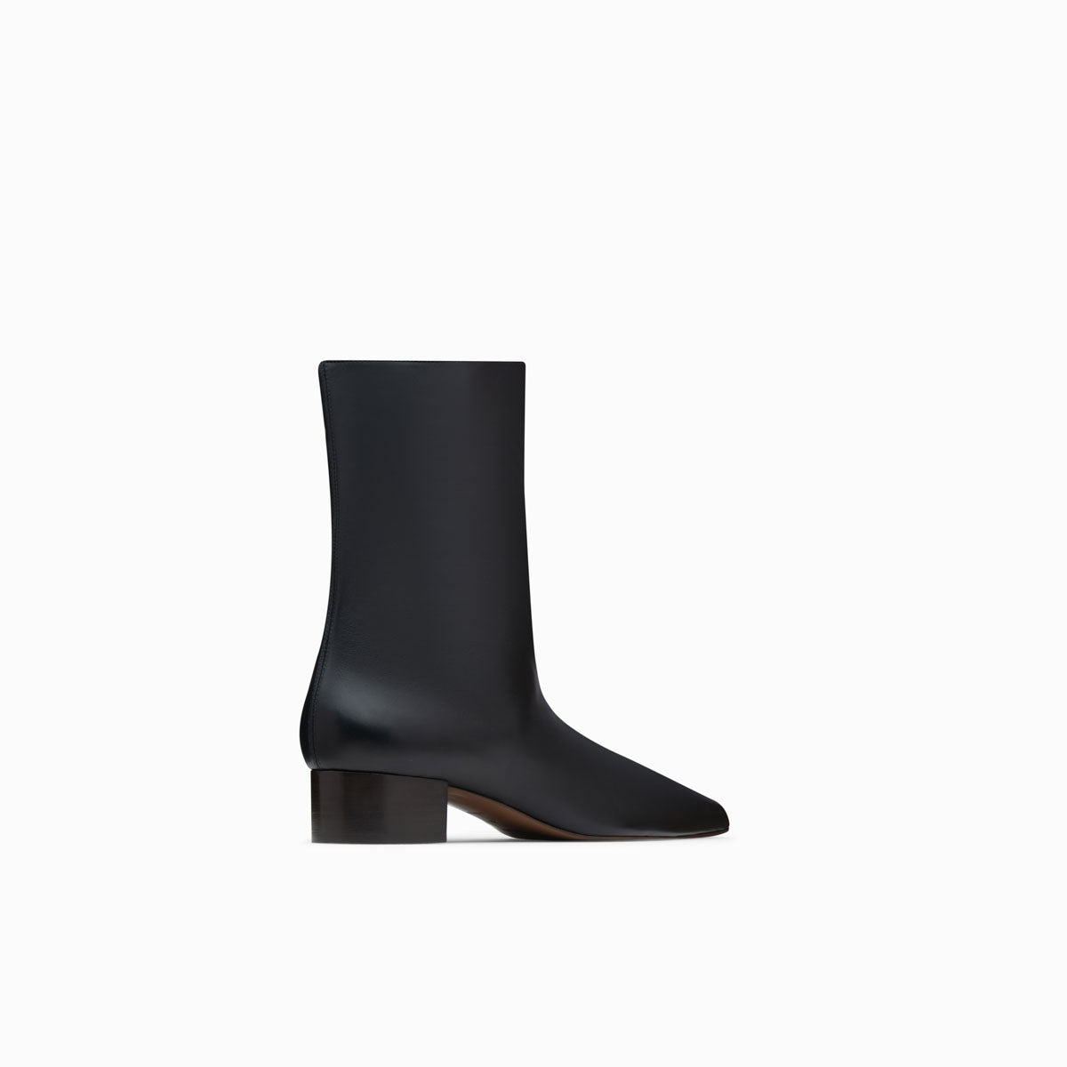 tapek-leather-black