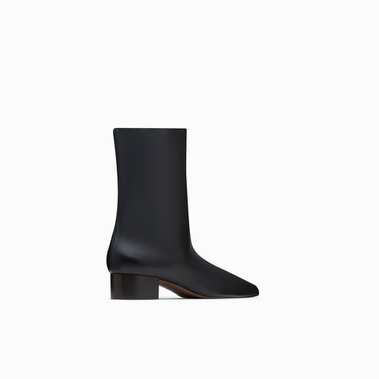 tapek-leather-black